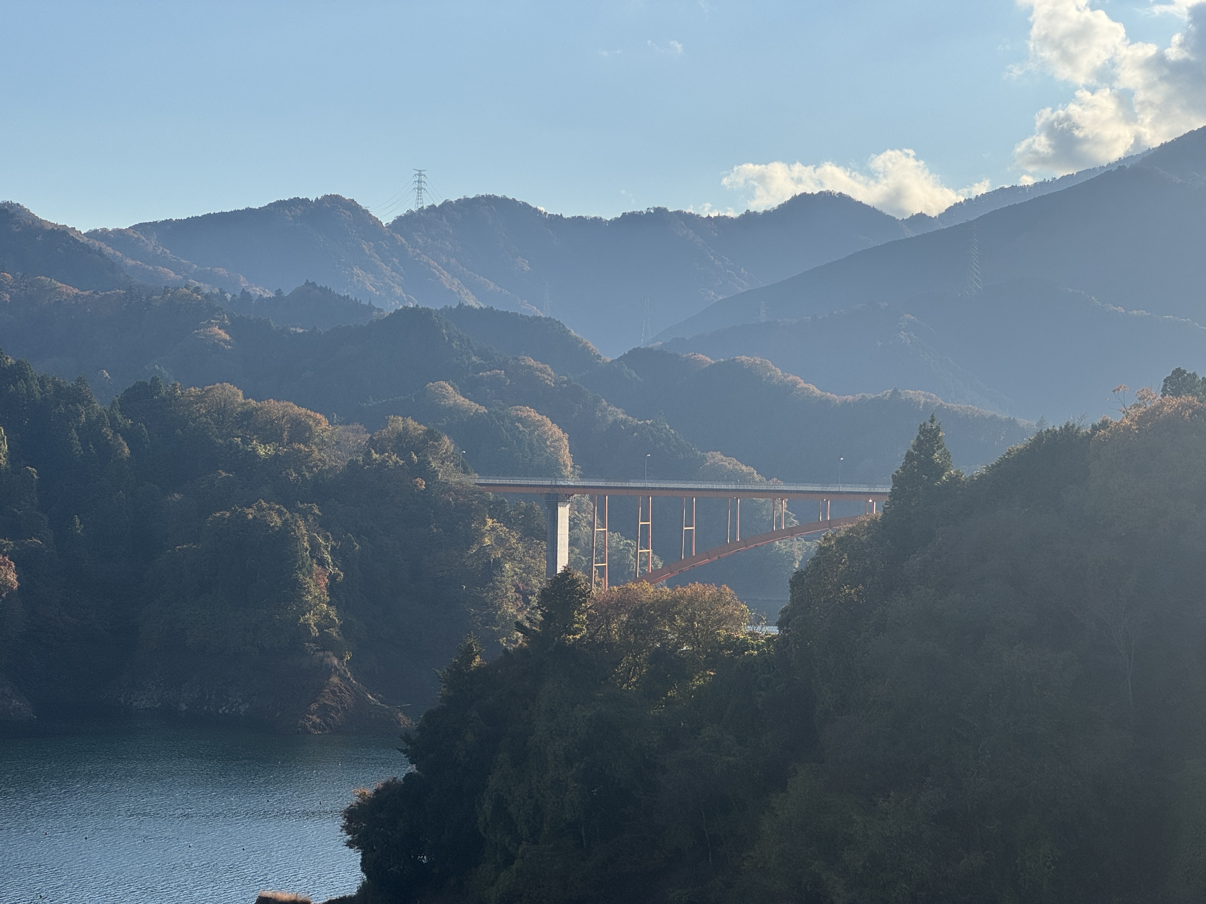 遠くに見える虹の大橋